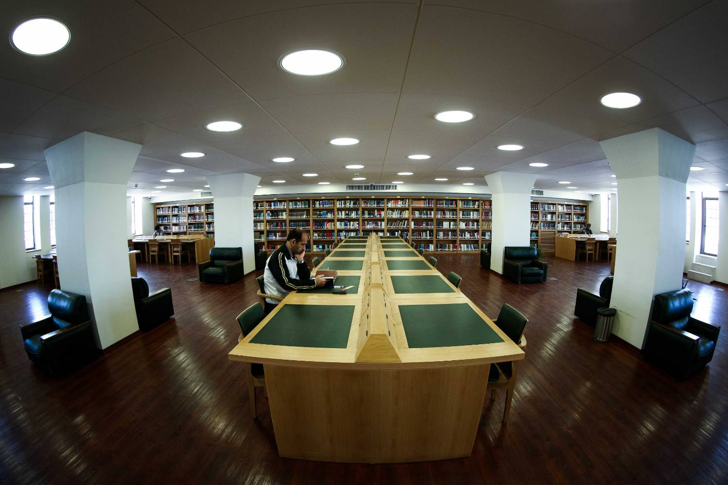 برای عاشقان کتاب؛ بهترین مقاصد ایران برای سفر و مطالعه