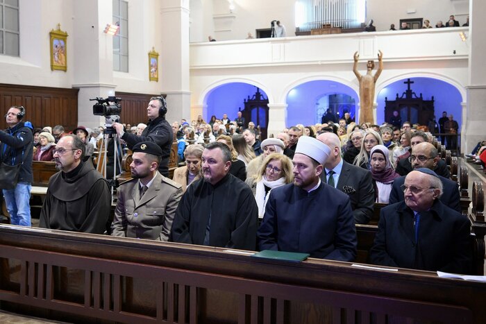 رویداد بینالادیانی روح آسیزی در زنیتسا؛ گفتوگو نشانهای از انسان مؤمن و بالغ است