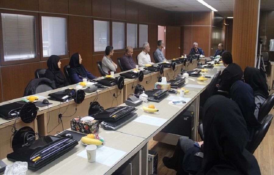 کتابخوانی در مراکز علمی باید بهره وری داشته باشد کتابخوانی در مراکز علمی باید بهره وری داشته باشد