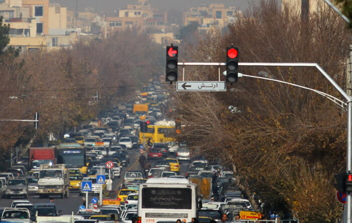 چراغ‌های راهنمایی خاموش؛ ‌آغاز پازل ترافیک در پایتخت