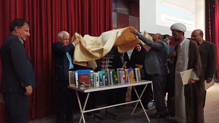 رونمایی از ۱۲ کتاب ؛جلوهای از فرزانگی و فرهیختگی در کهگیلویه