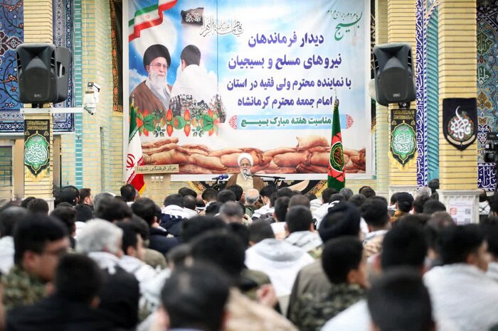 تواضع، شجاعت، دلسوزی و ولایتمداری از ویژگیهای بسیجیان است