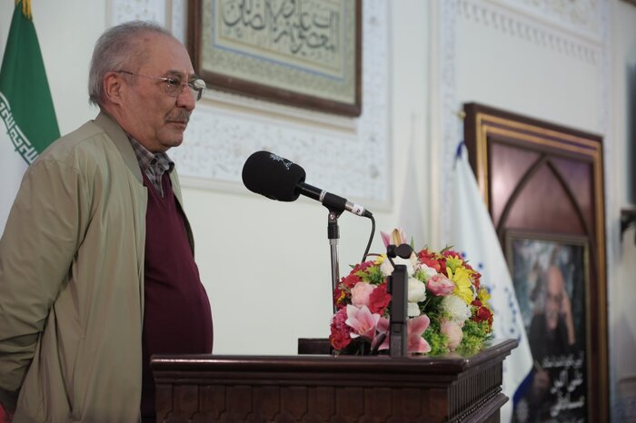 هنرمندی که هنر و اندیشه اش رنگ کهنگی نمی‌گیرد