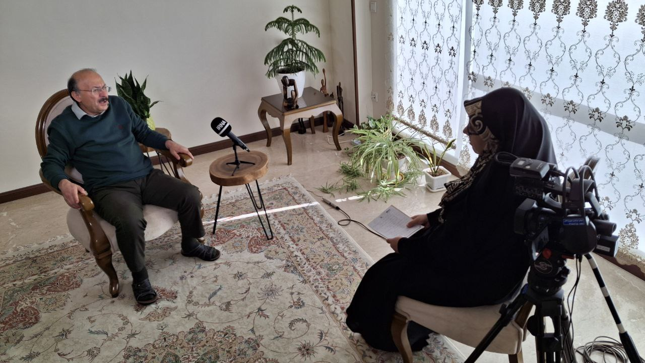 در برابر مبارزه با آمریکا و اسرائیل من جانم را برای انقلاب میدهم + فیلم