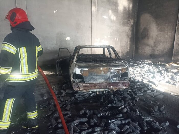 آتشسوزی سوله شارژ اسپری گاز فندک در شیراز مهار شد