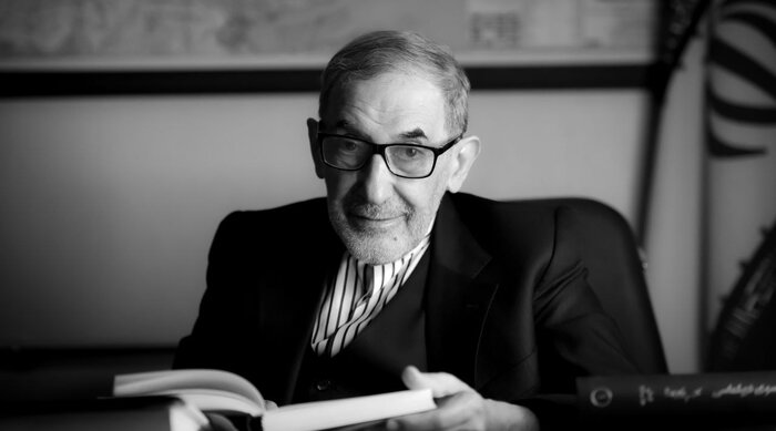 صحنه بینالمللی درآستانه تحول مهمی است/غرب بزرگترین کشور اروپا را فدای اغراض سیاسی خود کرد