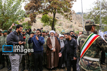 People welcome bodies of anonymous martyrs in southern Iran