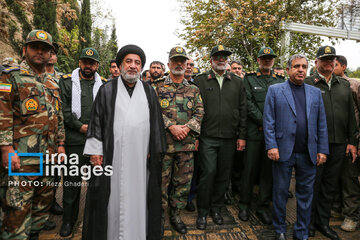 People welcome bodies of anonymous martyrs in southern Iran