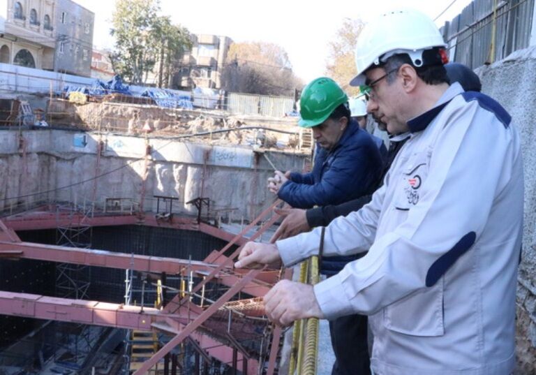 قطار شهری تبریز با حرکت لاکپشتی کی به مقصد میرسد؟ قطار شهری تبریز با حرکت لاکپشتی کی به مقصد میرسد؟