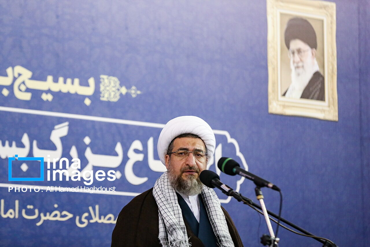 امام جمعه تبریز: "نمی توانیم" آفت بزرگ روحیه بسیجی است امام جمعه تبریز: "نمی توانیم" آفت بزرگ روحیه بسیجی است