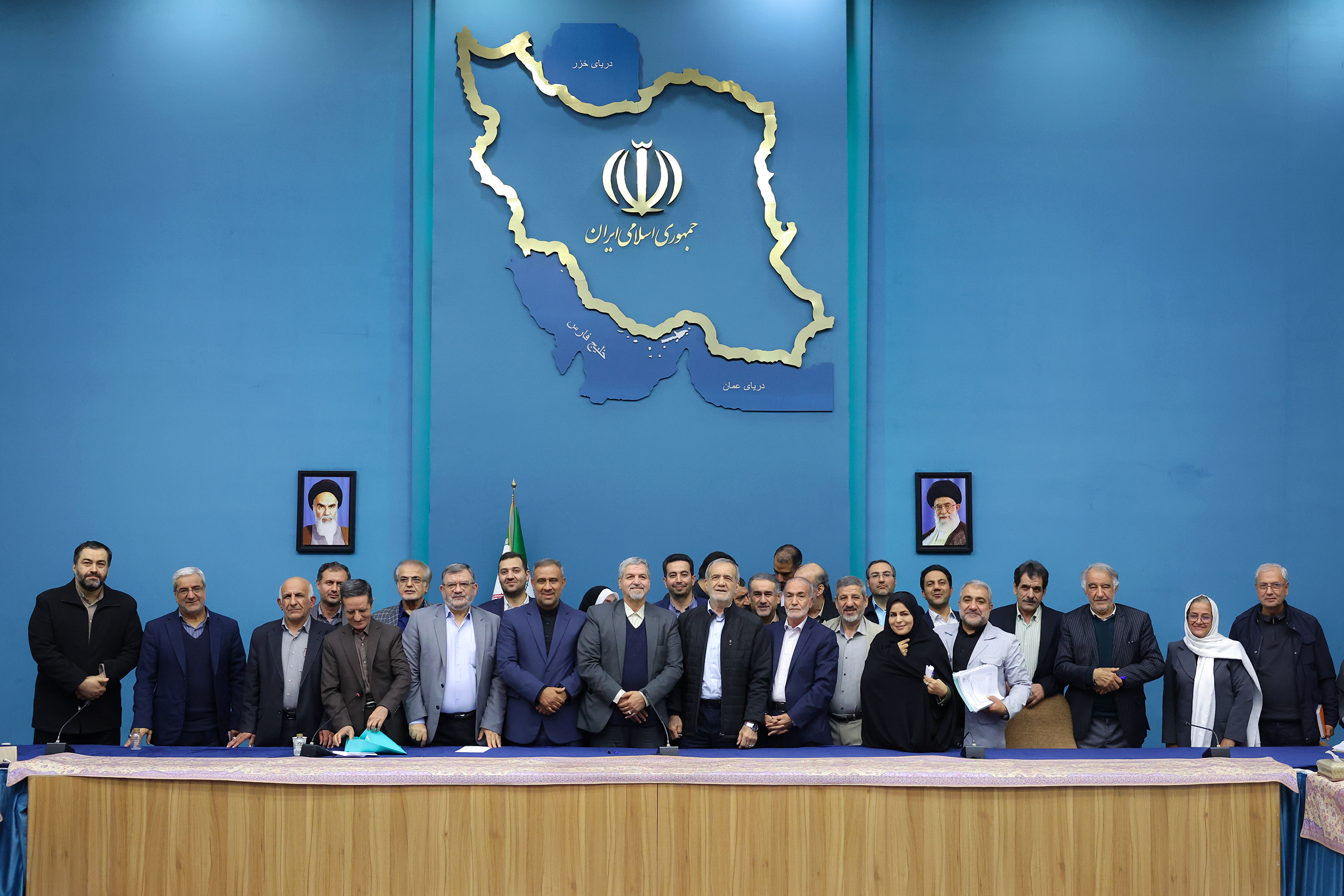 انتقادها را با جان و دل میپذیریم/ تأکید بر برخورد قاطع دولت با گرانفروشیهای بیضابطه