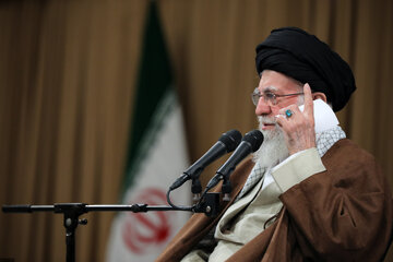 A l'occasion de la semaine du Bassidj, l'Ayatollah Khamenei, le Guide suprême de la Révolution Islamique, a reçu des milliers de membres du Bassidj.