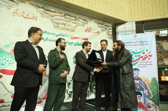 استاندار همدان: نمایشگاههای صنایع دستی در فضاهای عمومی برپا شود