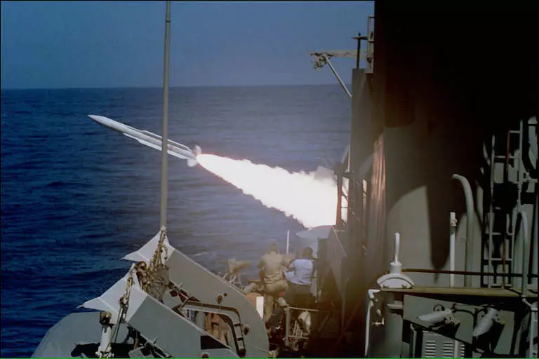 ابتکار ایران در انحراف موشکهای دریایی دشمن