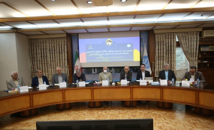 پذیرش دانشجو باید متناسب با ظرفیت دانشگاه برای ارائه خدمات باشد