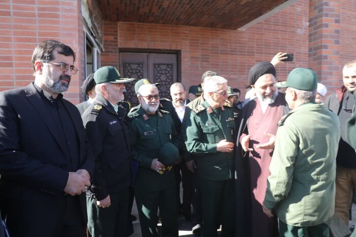 نیروهای مسلح با ایمان و اعتقاد راسخ دربرابر تهدیدات دشمنان ایستادهاند