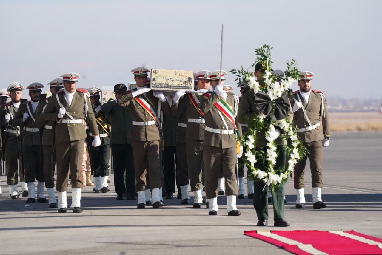 مراسم استقبال از پیکر مطهر پنج شهید گمنام دفاع مقدس در ارومیه برگزار شد