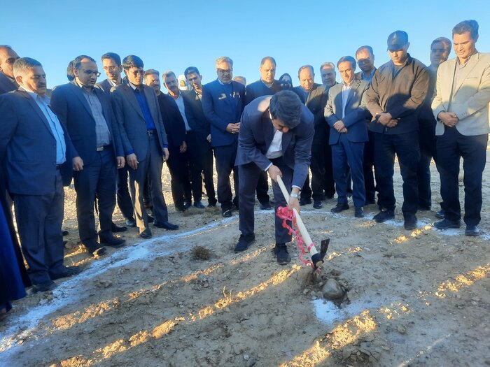 افتتاح و گلنگزنی ۲ نیروگاه خورشیدی در شهرستان کوهبنان