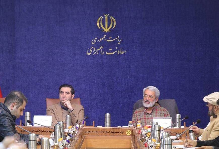 اصلاحطلب و اصولگرا نمیتوانند به تنهایی مسائل را حل کنند/ راهبرد پزشکیان راهگشاست اصلاحطلب و اصولگرا نمیتوانند به تنهایی مسائل را حل کنند/ راهبرد پزشکیان راهگشاست