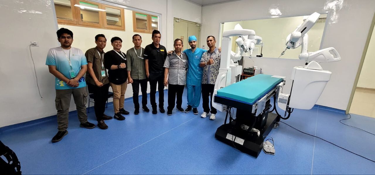 Two Iranian remote robotic surgery systems launched in Indonesia