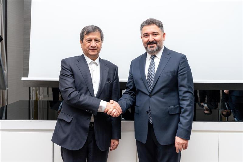 تلاش دولت چهاردهم برای گشودن درهای جدید جذب سرمایه گذاری خارجی