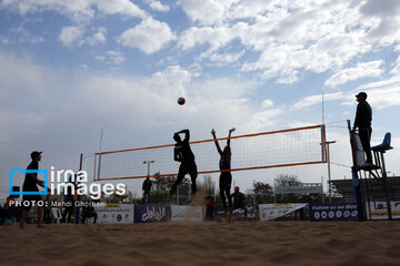 Beach volleyball games of national premier league in northeast Iran