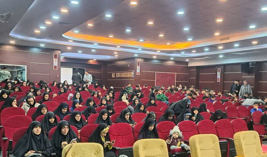 شناسایی استعداد نوجوانان در زمینه تولید و محتوای دیجیتال در بسیج