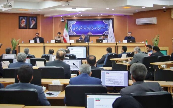 تاکید استاندار سمنان بر لحاظ برش شهرستانی توسعه تا ضرورت تکمیل ۳۵ طرح نیمهتمام