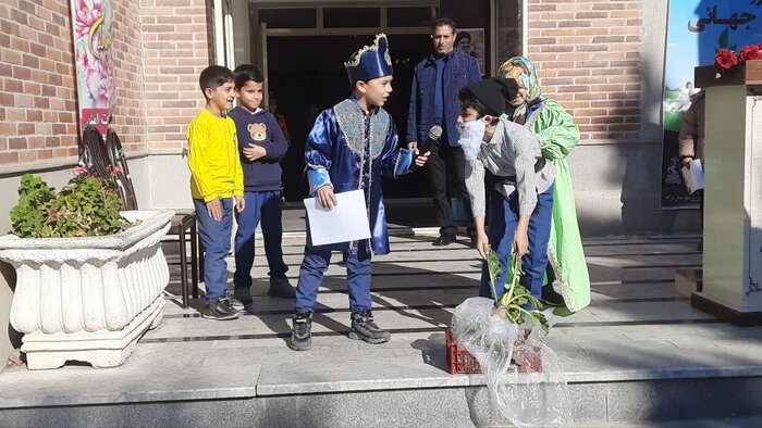 زنگ خاک در دبستان «فرخ معین» مراغه به صدا درآمد