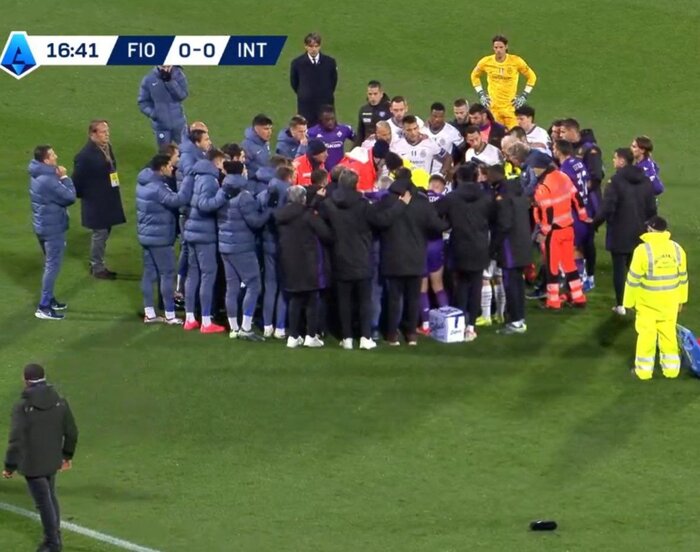 سکته قلبی بازیکن ۲۲ ساله در زمین فوتبال/ فیورنتینا و اینتر نیمهتمام باقی ماند + فیلم