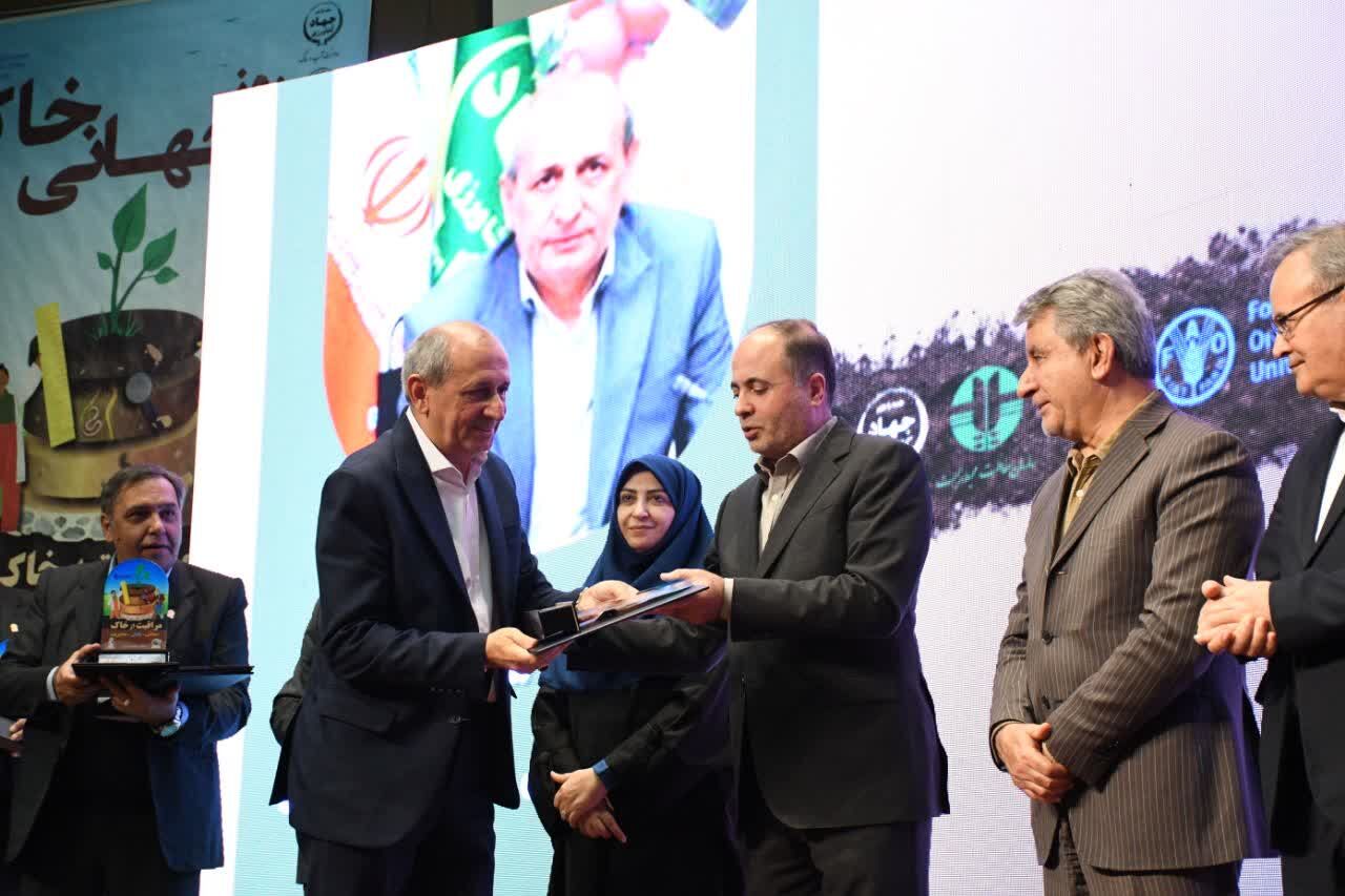 وزیر جهاد کشاورزی: توسعه پایدار بدون توجه به منابع خاک دست یافتنی نیست وزیر جهاد کشاورزی: توسعه پایدار بدون توجه به منابع خاک دست یافتنی نیست