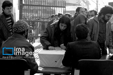 Historic participation in referendum on Iran's Constitution