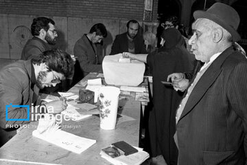 Historic participation in referendum on Iran's Constitution