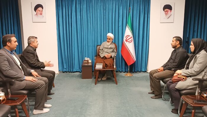 امام جمعه قزوین: رسانه نباید وامدار اصحاب قدرت و ثروت باشد