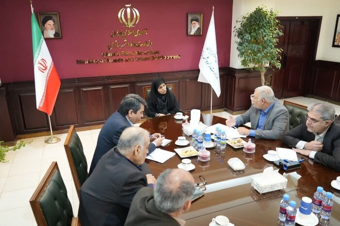 تامین مالی طرحهای کرمان در دیدار استاندار با وزیر راه پیگیری شد