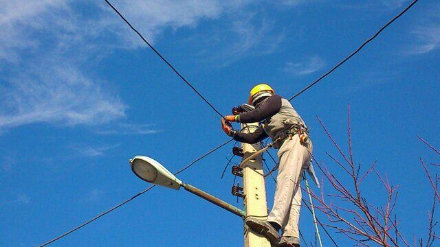 تبدیل ۲ هزار کیلومتر خطوط مسی هوایی مناطق زیر پوشش برق تبریز به کابل خودنگهدار تبدیل ۲ هزار کیلومتر خطوط مسی هوایی مناطق زیر پوشش برق تبریز به کابل خودنگهدار