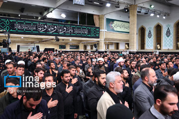 Supreme Leader attends mourning ceremony of Hazrat Fatemeh (PBUH)