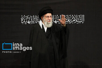 Supreme Leader attends mourning ceremony of Hazrat Fatemeh (PBUH)