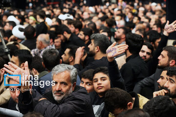 Supreme Leader attends mourning ceremony of Hazrat Fatemeh (PBUH)