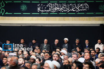 Supreme Leader attends mourning ceremony of Hazrat Fatemeh (PBUH)