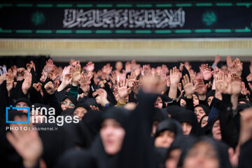 Supreme Leader attends mourning ceremony of Hazrat Fatemeh (PBUH)