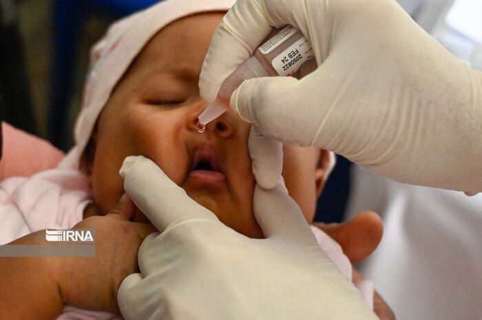 پدر و مادر؛ واکسیناسیون کودکان را جدی بگیرید