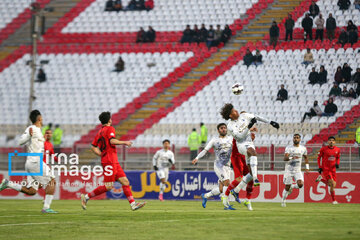 Iran's Pro-League: Tractor vs. Chadormalou