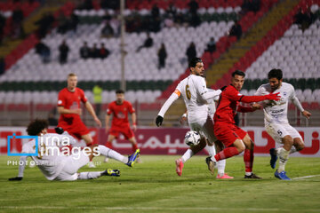 Iran's Pro-League: Tractor vs. Chadormalou