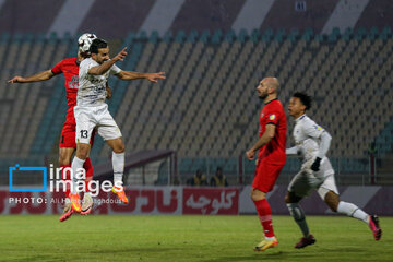 Iran's Pro-League: Tractor vs. Chadormalou