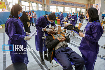 Healthcare personal render voluntary services in northeast Iran