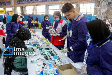 Healthcare personal render voluntary services in northeast Iran