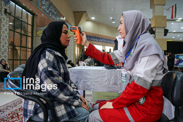 Healthcare personal render voluntary services in northeast Iran