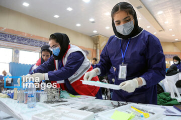 Healthcare personal render voluntary services in northeast Iran