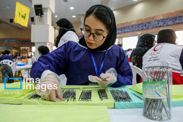 Healthcare personal render voluntary services in northeast Iran